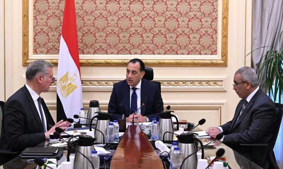 رئيس الوزراء يطلع على خطط تأمين إمدادات الوقود لقطاع الكهرباء خلال الصيف