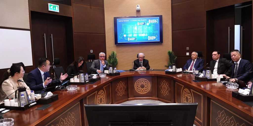 نائب رئيس الوزراء يُناقش مع عدد من الشركات الصينية ضخ استثمارات جديدة