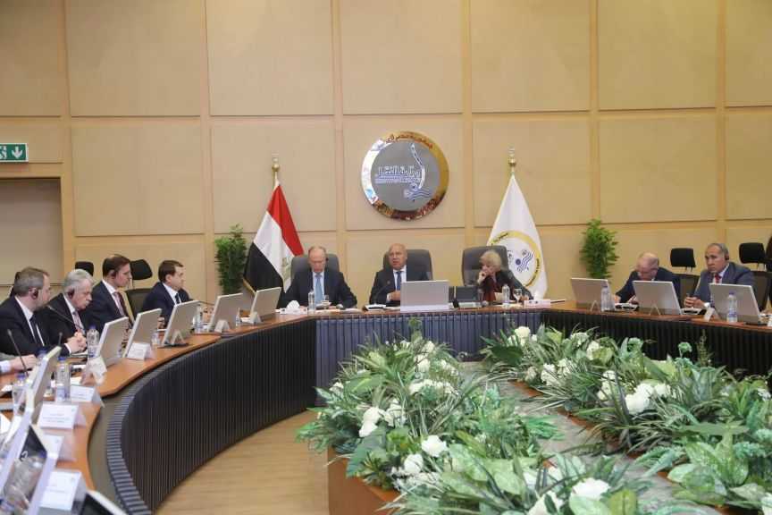 مصر وروسيا تبحثان مجالات النقل البحري وتوطين صناعة السفن