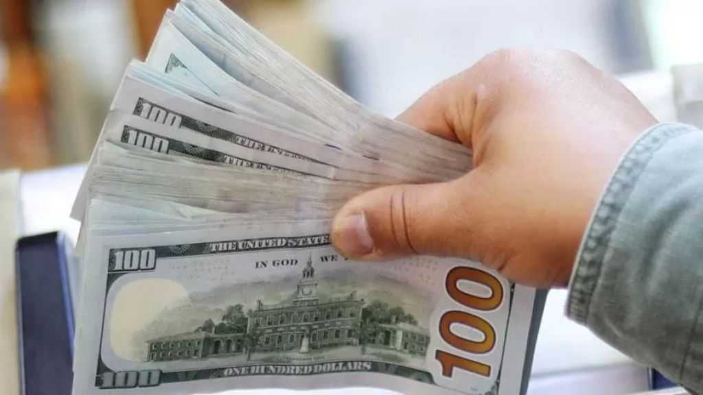 الشهادات الخماسية بالدولار.. أداة ادخارية جاذبة بعوائد شهرية في البنوك المصرية