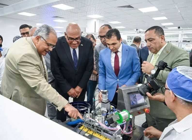 الأول بالشرق الأوسط.. مصنع ”العربية للتصنيع” للشواحن يحصل على اعتماد Apple العالمية