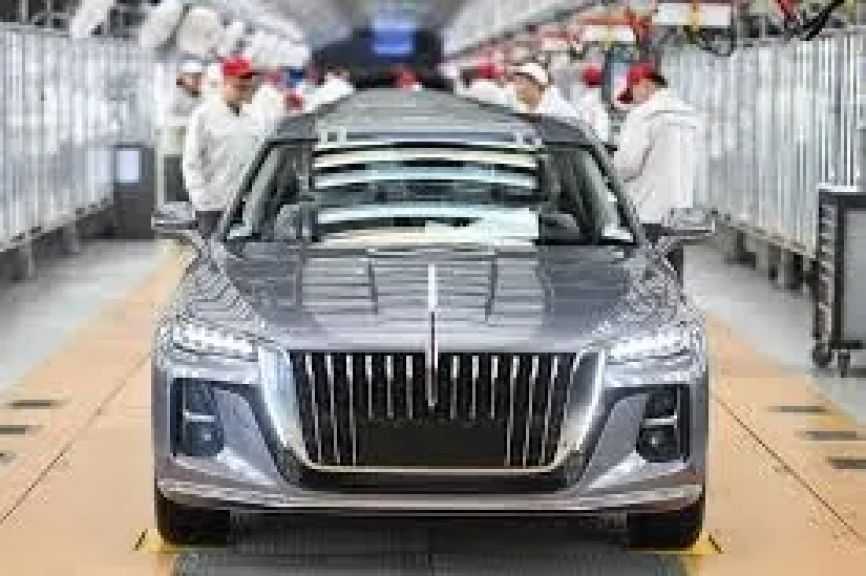 ديمقراطيو مجلس النواب يحثون ترامب على إبقاء حظر على السيارات الصينية