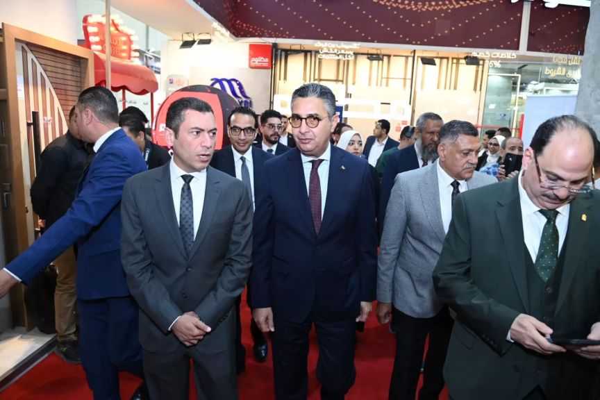 وزير التموين يفتتح معرض “سيراميكا ماركت & هوميكس”| صور