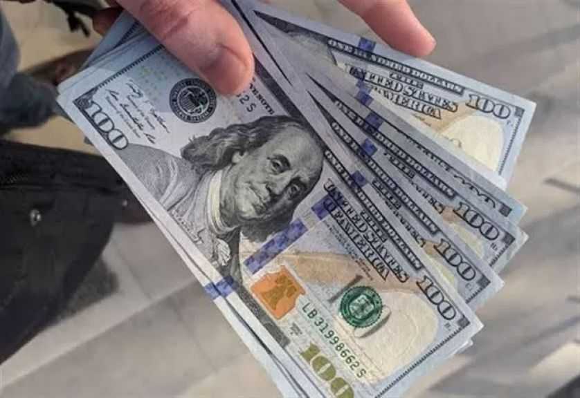 تباين سعر الدولار اليوم الإثنين بمنتصف التعاملات.. الأخضر بكام