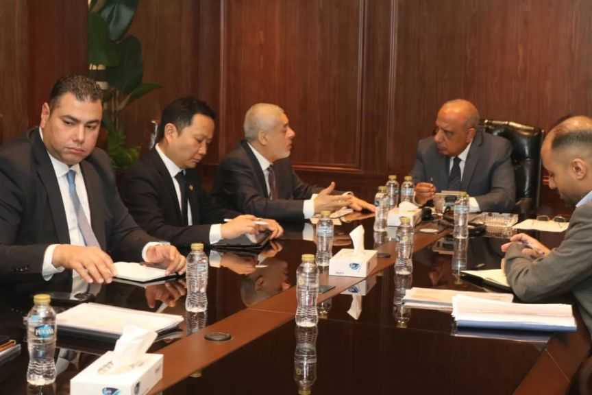 وزير الكهرباء يبحث مع إيميا باور الإماراتية مستجدات تنفيذ مشروعات الرياح في الزعفرانة وبنبان