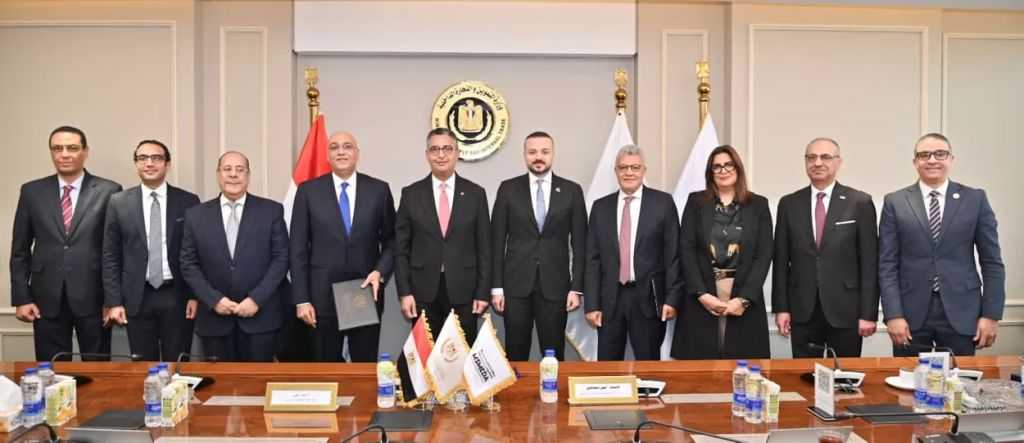 ”التموين” و”تنمية المشروعات” يُوقعان بروتوكولًا لتطوير المنافذ التموينية للعمل تحت مظلة CARRY ON