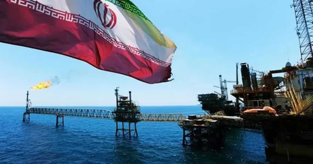 واشنطن تفرض عقوبات على شبكات شحن النفط الإيراني إلى الصين