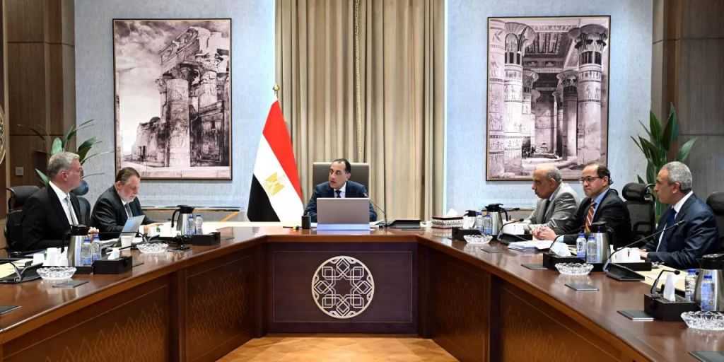 رئيس الوزراء يُتابع خطة تدبير الاحتياجات المالية اللازمة لتوفير احتياطيات الوقود قبل حلول الصيف