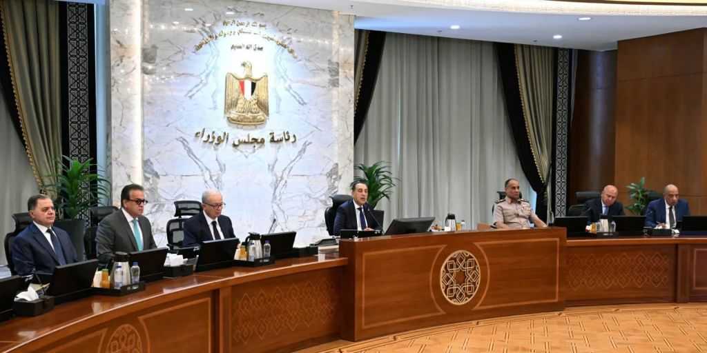 رئيس الوزراء يُوجه بتكثيف الحملات الرقابية على الأسواق والتأكد من توافر السلع