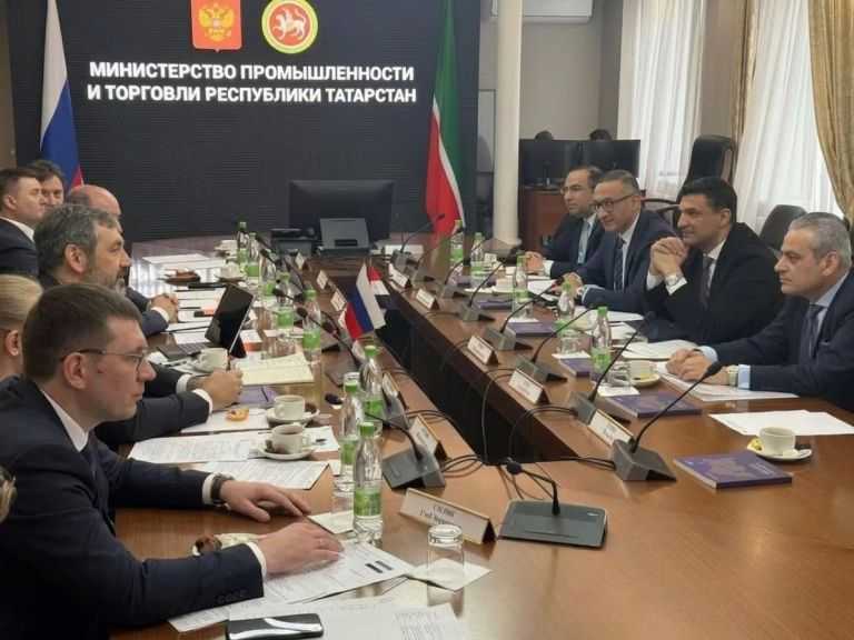 وزير الصناعة: تخصيص 300 ألف متر مربع ضمن المرحلة الأولى للمنطقة الروسية بـ”اقتصادية قناة السويس”