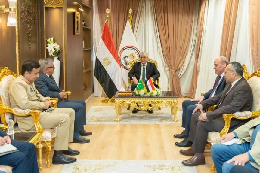 مصر وباكستان تبحثان تعزيز التعاون بالصناعات الدفاعية