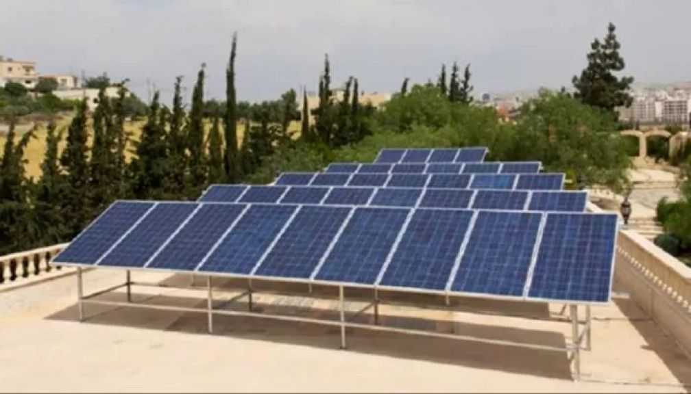 إعفاء المواطنين من شروط تركيب ألواح شمسية أعلى أسطح المنازل.. وزارة الكهرباء توضح