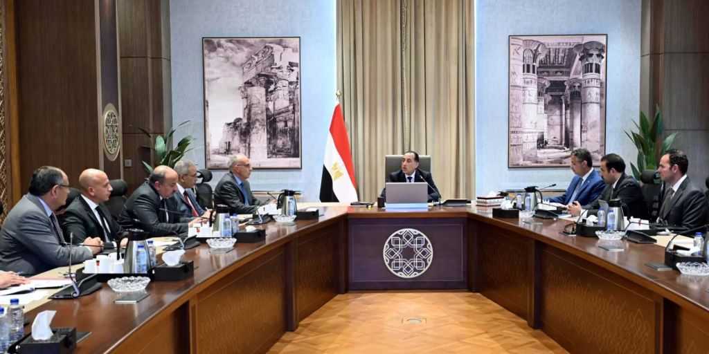 رئيس الوزراء يُكلف بتقييم الموقف الحالي لمصانع السكر للوقوف على مدى احتياجها للتحديث لزيادة الإنتاج