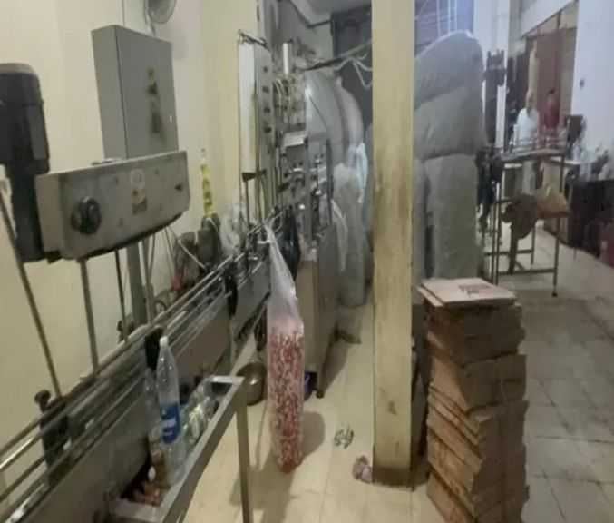 شرطة التموين تضبط مصنعًا غير مرخص لتعبئة زيت الطعام
