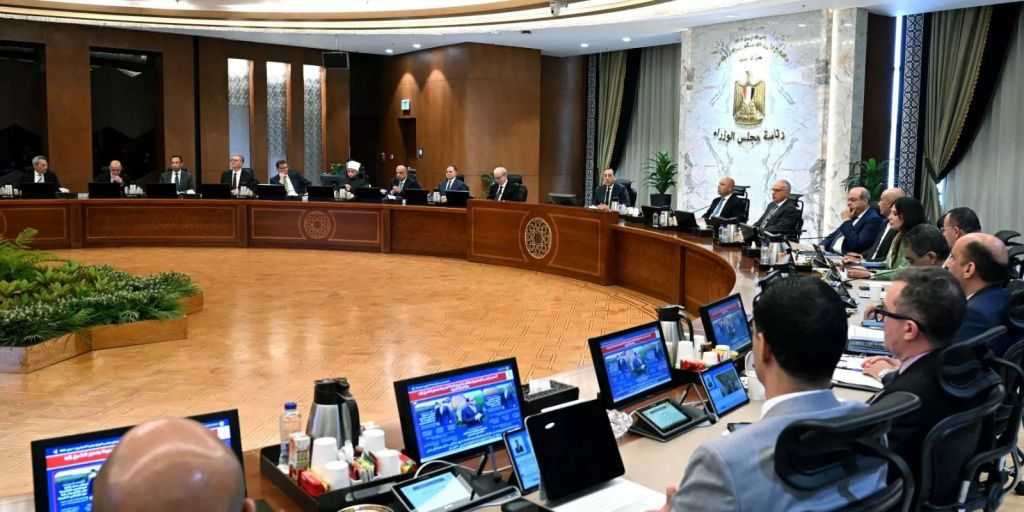 رئيس الوزراء: توجيهات رئاسية بالتوسع في مشروعات الطاقة الجديدة والمتجددة وخفض الاعتماد على الوقود التقليدي