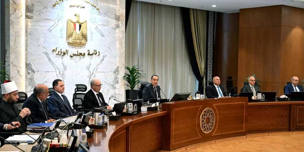 مجلس الوزراء: استمرار تطبيق نظام العمل عن بُعد يوم الأحد أسبوعيًا خلال يونيو