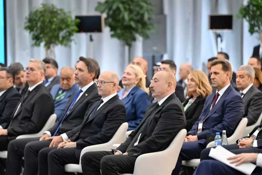 وزير البترول يُشارك في أسبوع باكو للطاقة