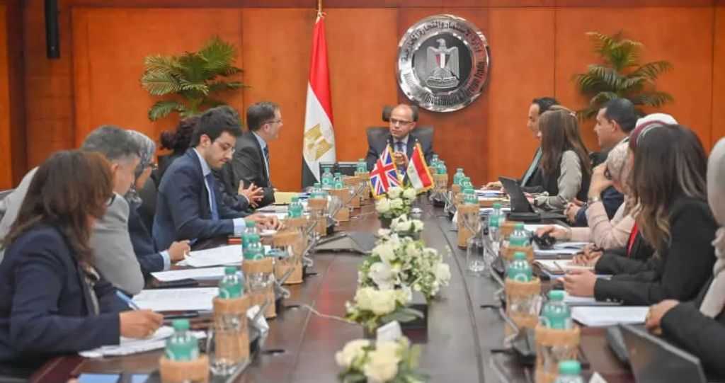 مصر وبريطانيا تبحثان زيادة حجم الاستثمارات والتبادل التجاري ودعم التحول الأخضر