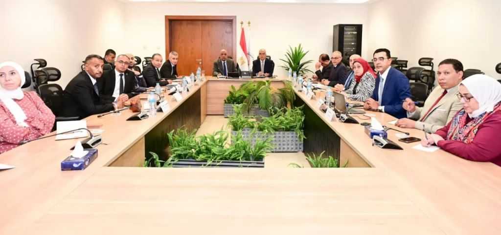 لدعم التحول الأخضر .. وزيرا الري والكهرباء يبحثان التوسع في استخدام الطاقة الشمسية بمحطات الرفع