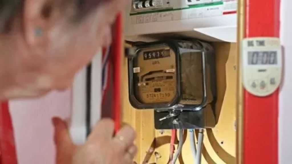 انخفاض أسعار الكهرباء في بريطانيا إلى ما دون الصفر