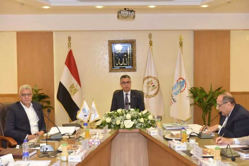 وزير التموين يؤكد على أهمية استمرار الحفاظ على مخزونات آمنة وكافية من السلع الاستراتيجية