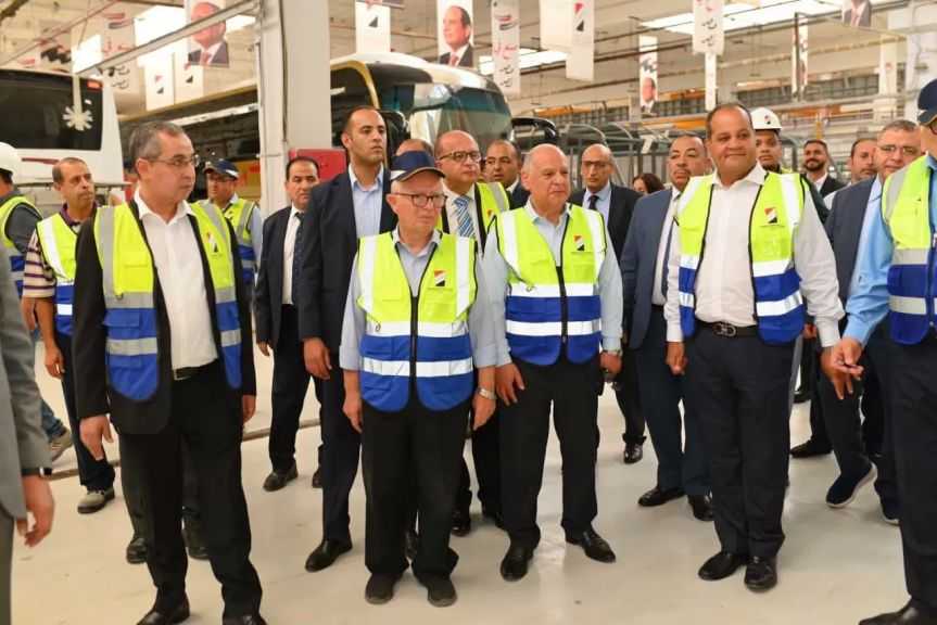 بمكون محلي يتجاوز 70%.. نائب رئيس الوزراء يتفقد مصنعي الأتوبيسات والملاكي بـ”النصر”