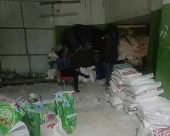 ”الداخلية” تضبط مصنعًا غير مرخص لتعبئة المنظفات الصناعية