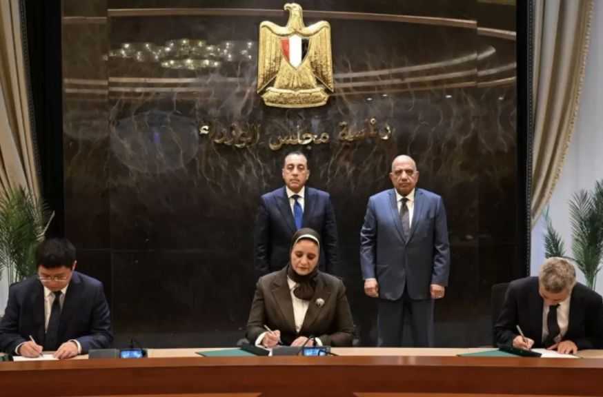 رئيس الوزراء يشهد مراسم توقيع مذكرة تفاهم لإنشاء أول مصنع لتوربينات الرياح