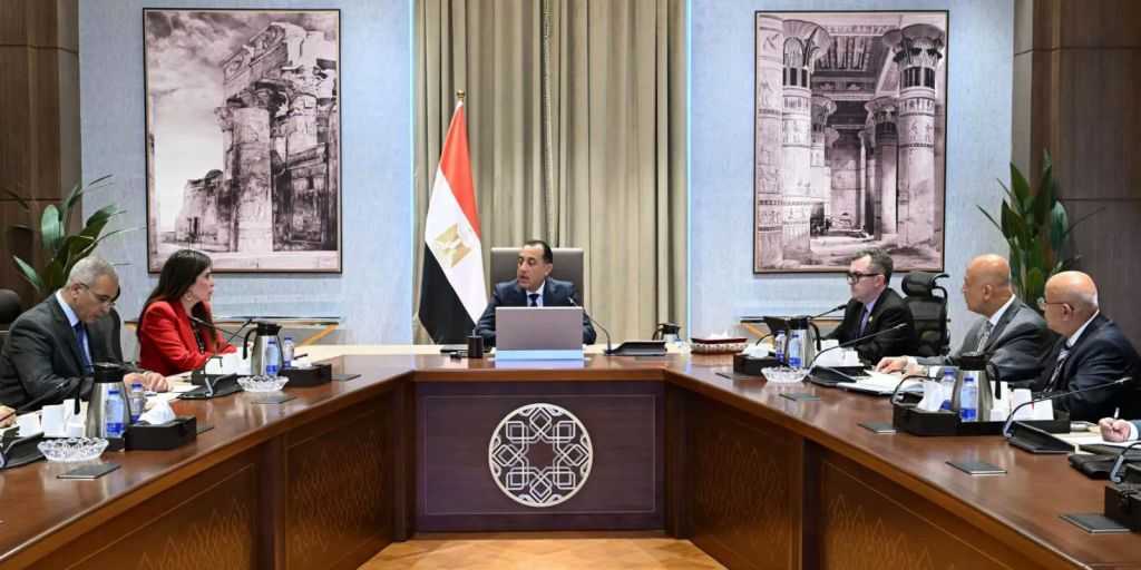 رئيس الوزراء يُوجه بإعداد دراسة نهائية عن العروض المقدمة من الشركات لتنفيذ محطات التحلية