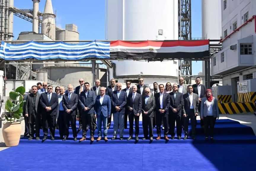 وزيرا الصناعة والاستثمار يفتتحان صومعتي التصدير الجديدتين للأسمنت بمصنع ”تيتان مصر” بالإسكندرية
