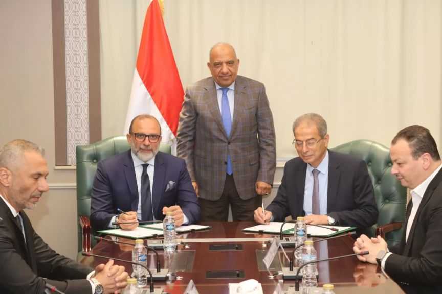 وزير الكهرباء يشهد مراسم بروتوكول تعاون بين القابضة واتصالات مصر لإحلال العدادات التقليدية بالذكية