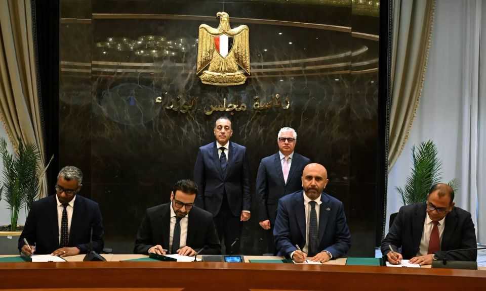 منها لتويع الشاي والمنتجات الاستهلاكية.. توقيع 3 عقود لتقديم خدمات التخزين والتداول داخل اقتصادية قناة السويس
