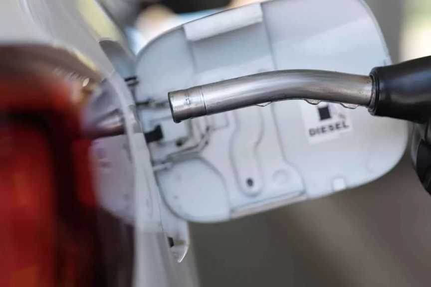 إكسون موبيل وشيفرون: اضطرابات الإمدادات تبقي أسعار الديزل مرتفعة خلال النصف الثاني من العام