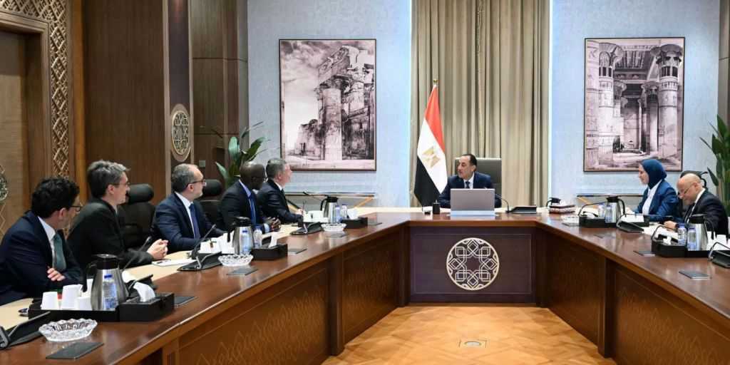 رئيس الوزراء يُناقش مع البنك الدولي تعزيز التعاون لدعم جهود التنمية الاقتصادية والإصلاحات الهيكلية