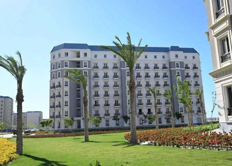 يضم 178 عمارة.. رئيس الوزراء يتفقد ”الحي اللاتيني” بالعلمين الجديدة| صور