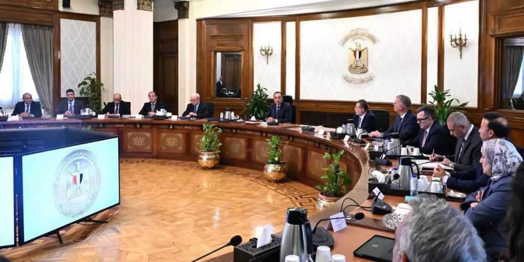رئيس الوزراء: ننسق مع البنك المركزي لإعداد برنامج اقتصادي لمرحلة ما بعد ”صندوق النقد”