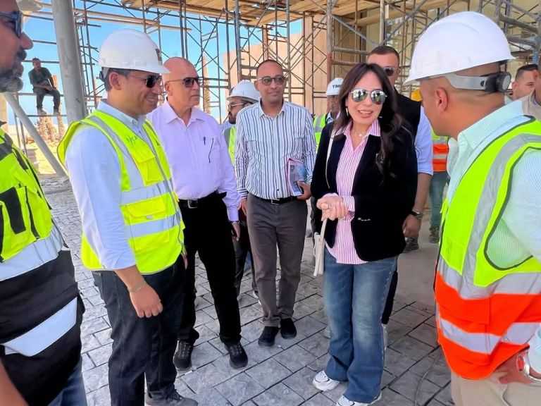 وزيرة الإسكان تتفقد مشروع تطوير منطقة ”علم الروم” المنفذ عبر ”الديار القطرية”