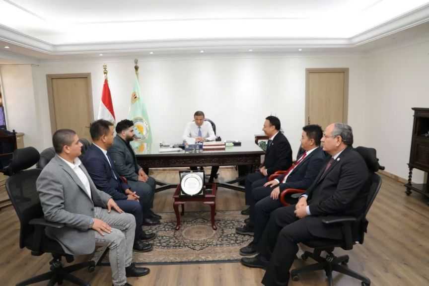 وزير الزراعة يُناقش مع شركة صينية خططهم المستقبلية للتوسع في صناعة الأعلاف والأمصال