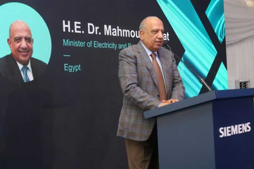 وزير الكهرباء يشهد افتتاح مصنع لإنتاج المكونات الكهربائية وحلول البنية التحتية