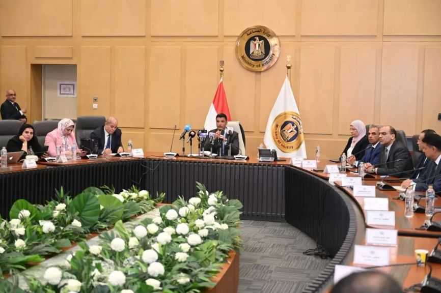 وزير الصناعة: تعليق قرار قيود نقل ملكية الأراضي الصناعية حتى نهاية العام للقضاء على المضاربات