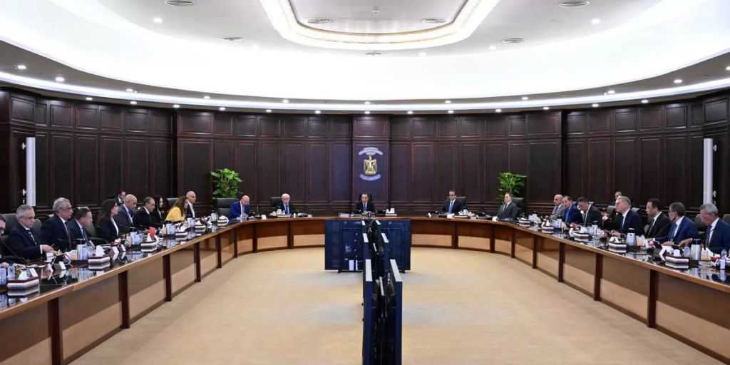 مجلس الوزراء يُوافق على قرارين بتشكيل المجلس الأعلى للتشاور الاجتماعي وصندوق إعانات العمالة غير المنتظمة
