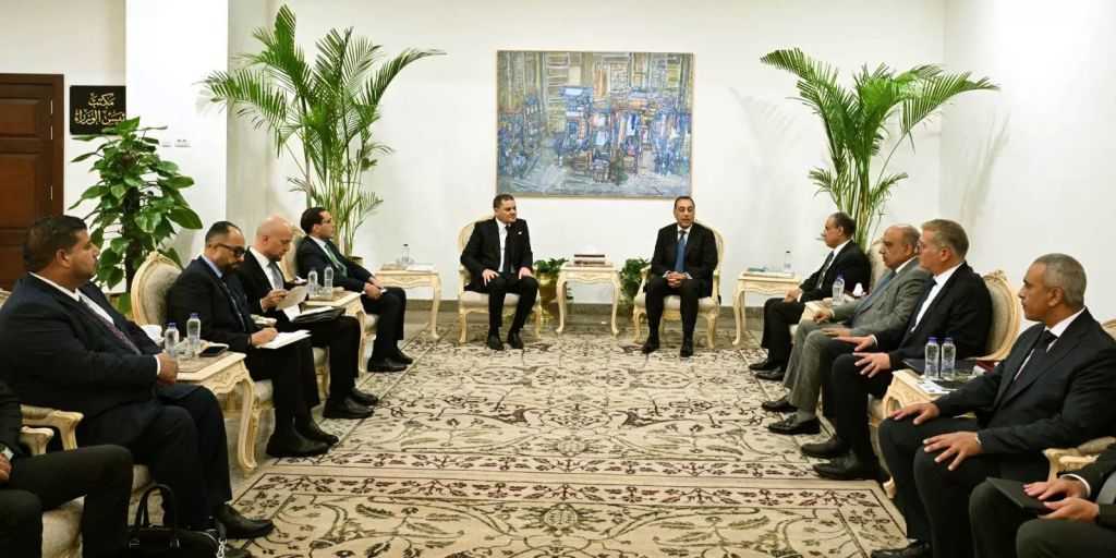 مصر وليبيا تبحثان التعاون بمجالات الغاز الطبيعي وتكرير النفط والربط الكهربائي والأسمدة
