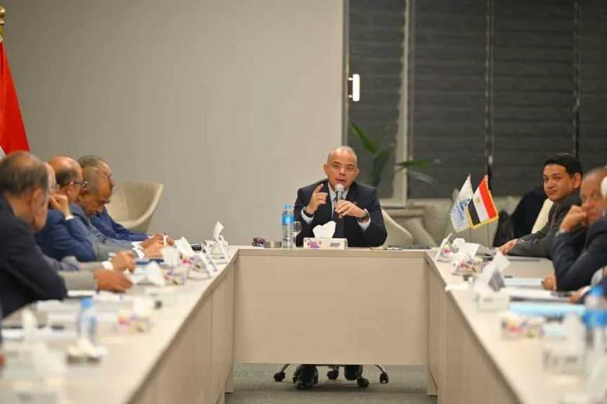 وزير الاستثمار يُناقش مع ”الغرف التجارية” تشجيع الشراكة مع القطاع الخاص وتيسير حركة التجارة