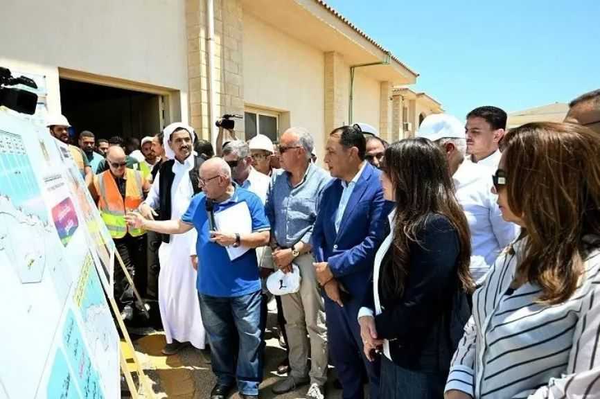رئيس الوزراء يتفقد محطات تحلية مياه الرميلة بمطروح