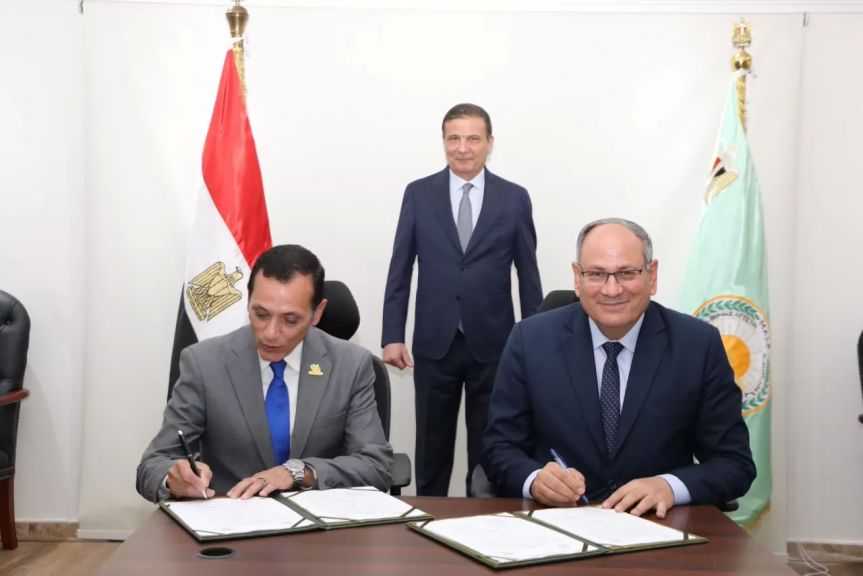 ”تنمية الريف المصري” ومركز البحوث الزراعية يوقعان اتفاقًا للتوسيع في إنتاج هجن الطماطم