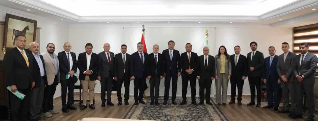 وزير الزراعة يُناقش مع وفدًا تركيًا فرص الاستثمار بالقطاع الزراعي والداجني