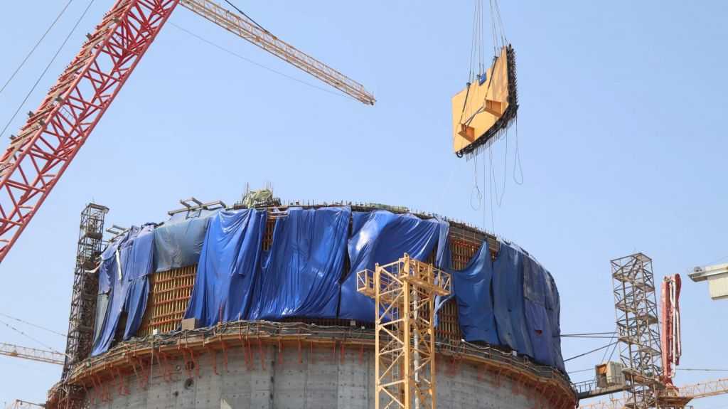 بدء تركيب المستوى الخامس من وعاء الاحتواء الداخلي لمبنى مفاعل الوحدة الأولى بمحطة الضبعة