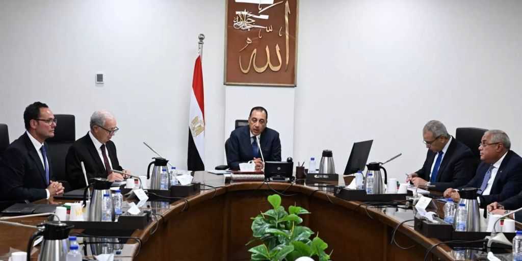رئيس الوزراء: قطاع الغزل والنسيج يحظى باهتمام الدولة لاستعادة المكانة العالمية للقطن المصري