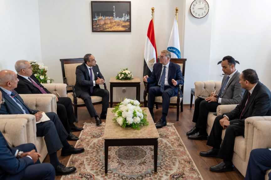وزير البترول يُناقش مع ”هاليبرتون” العالمية الاستفادة من التكنولوجيا لزيادة معدلات الإنتاج