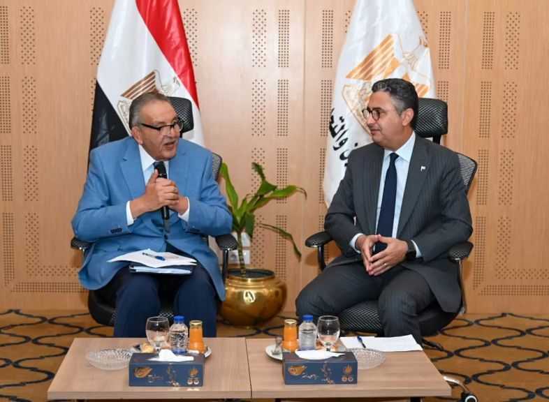 وزير التموين يُناقش مع الغرف التجارية عدة ملفات مرتبطة بمنظومة السلع التموينية والتجارة الداخلية